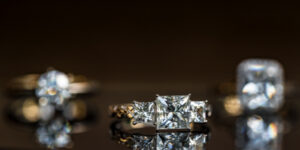 Read more about the article How To Choose Diamond Side Stones (4 Key Points)