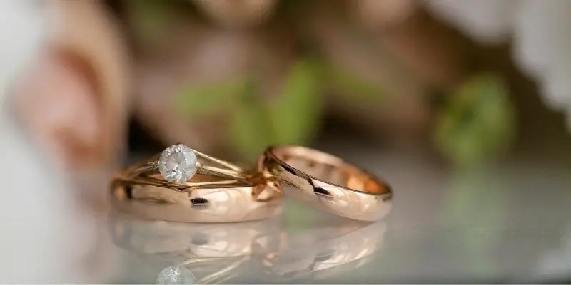 Read more about the article How To Pair Your Wedding Band And Engagement Ring