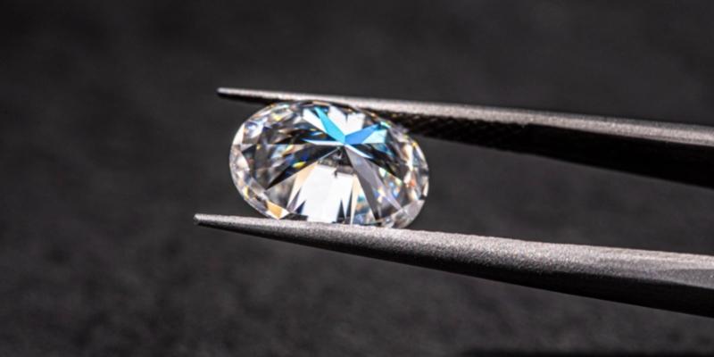 Read more about the article Is Diamond Clarity Important ? Does Clarity Affect Sparkle ?