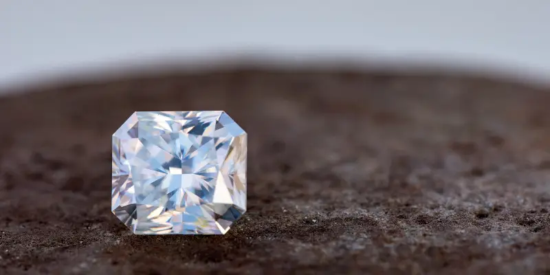 Read more about the article Radiant Cut Diamond Guide